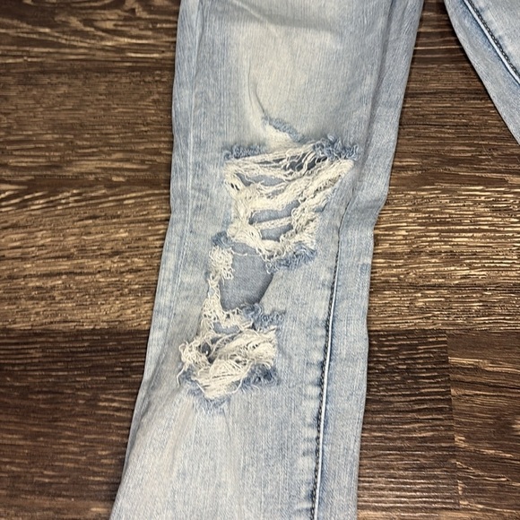American Eagle Light Blue very Distressed Women's Jeans size 4 - Picture 6 of 10
